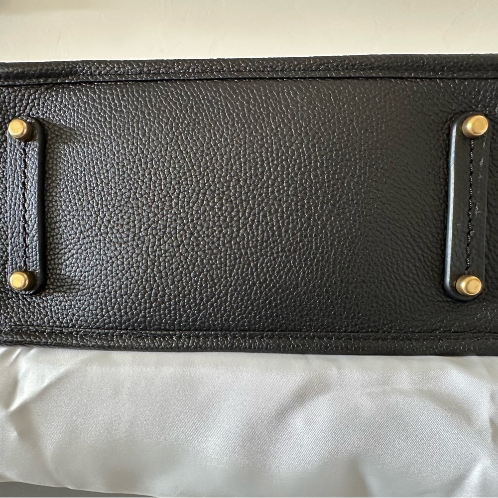 Coach Tyler Carryall 28 - EUC - Picture 4 of 11